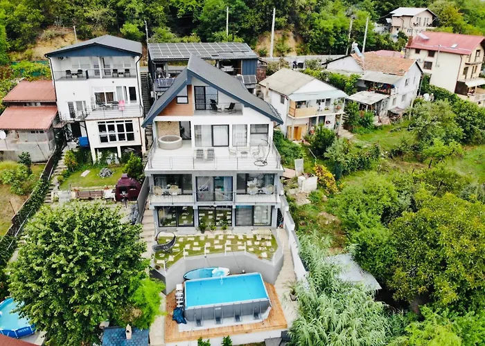 Noah River HousePensiune